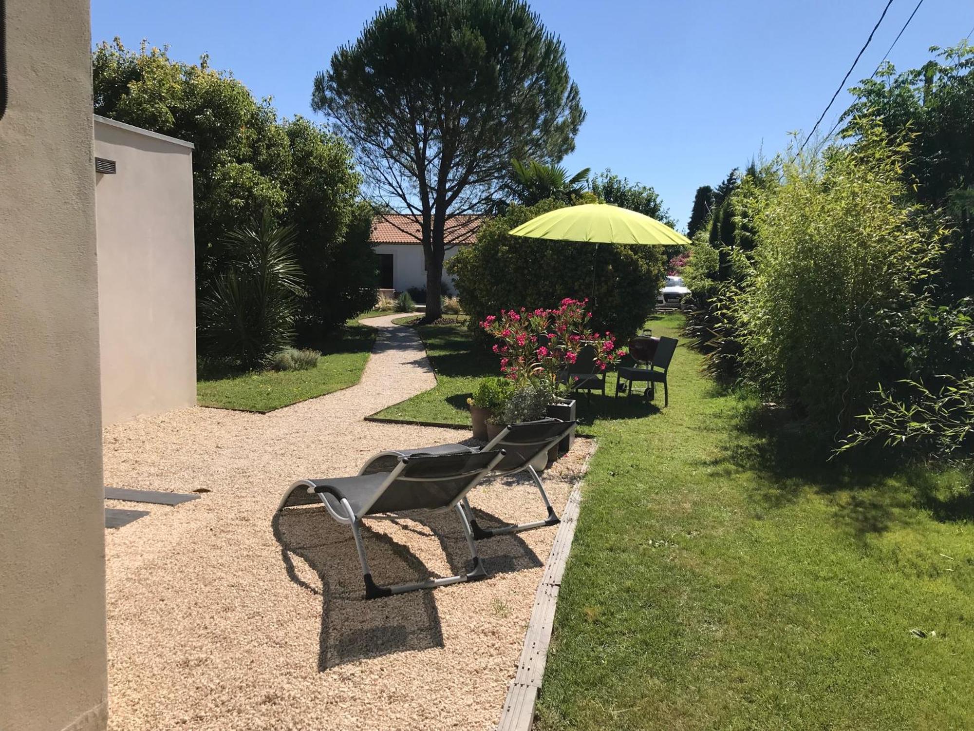 Le Cherche Midi, Entre Nimes, Le Pont Du Gard, Uzes, Arles Marguerittes Exterior foto